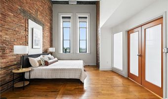 120 S 15th St 301, Airville, PA 15203