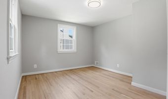 934 N LONGFELLOW St, Arlington, VA 22205