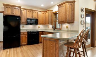 805 27th St SW, Austin, MN 55912