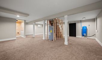 63 Savarese Ln, Burlington, CT 06013
