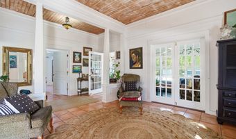 130 14th St, Apalachicola, FL 32320