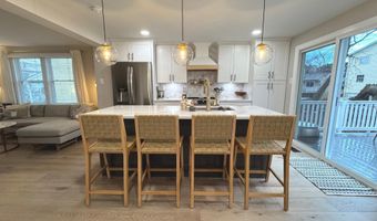 2120 S LOWELL St, Arlington, VA 22204