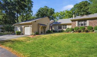 115 Pine Glen Dr, East Greenwich, RI 02818