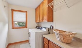 1019 11th Ave SE, Altoona, IA 50009