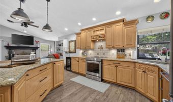 1043 LAKESIDE Dr, Apopka, FL 32712