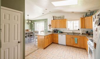 102 GARDEN Cir, Bloomfield, NM 87413