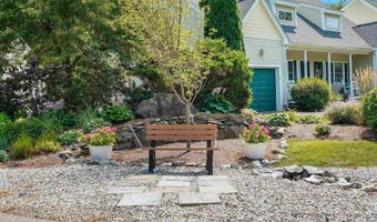 8 Royal Ln, Raymond, NH 03077
