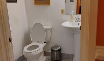 6926- E LITTLE RIVER Tpke, Annandale, VA 22003