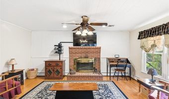 11 Southbury Rd, Cumberland, RI 02864