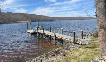 8 Woodsia Rd, Narragansett, RI 02874