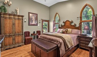 82 W 34TH St, Bayonne, NJ 07002