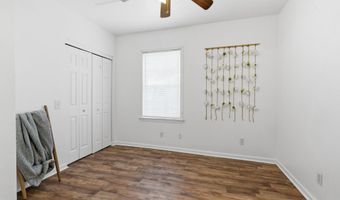 520 Bookter St, Bay St. Louis, MS 39520