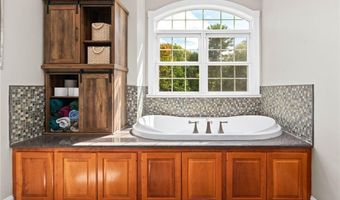 51 Reservoir Rd, Cumberland, RI 02864