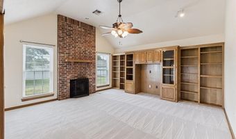 506 Fieldcrest Dr, Chickasha, OK 73018