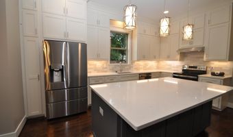 121 SCENIC LAKE Dr, Alabaster, AL 35114