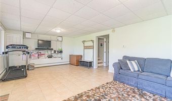 25 Spanker St, Jamestown, RI 02835