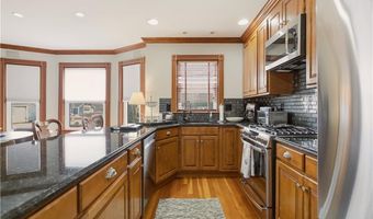 23 Clinton St, Newport, RI 02840
