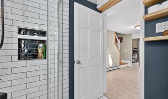 542 Main St, Hopkinton, RI 02833
