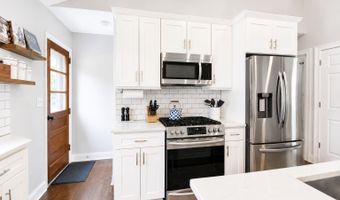 469 East Rd, Belford, NJ 07718