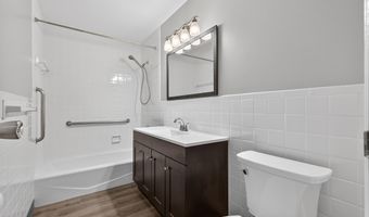 86 W 33RD St 211, Bayonne, NJ 07002