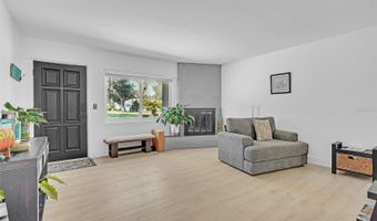 733 OVERLOOK Dr, Apopka, FL 32703