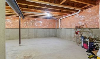 6951 Governors Pointe Blvd, Indianapolis, IN 46217