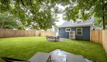 57 Callender Ave, Newport, RI 02840