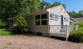 8 Presque Isle Trl, Narragansett, RI 02882