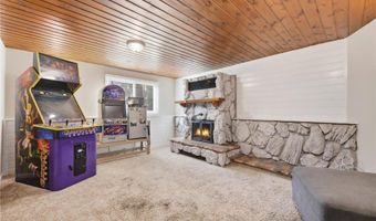 2838 9th Ln, Anoka, MN 55303