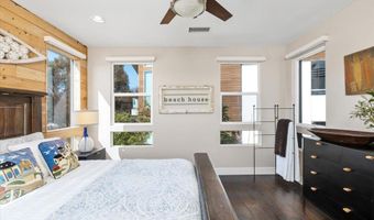 2517 State St, Carlsbad, CA 92008