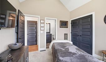 4261 Lakeshore Dr, Basehor, KS 66007