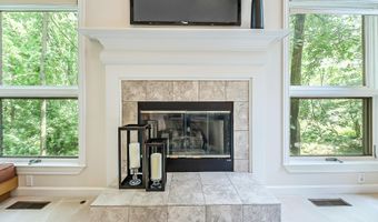 1544 Newport Creek Dr, Ann Arbor, MI 48103