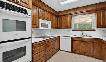 118 Canterbury Ct, Bartlesville, OK 74006