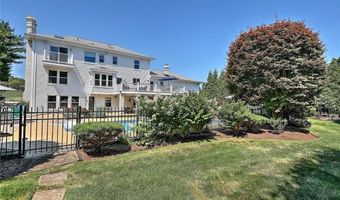 102 Cranberry Ter, Cranston, RI 02921