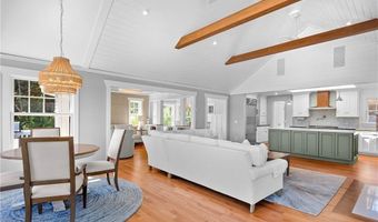 115 Beavertail Rd, Jamestown, RI 02835