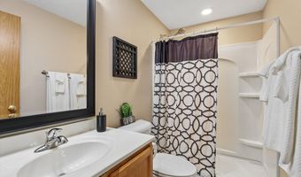 5414 Schubert St, Ames, IA 50014