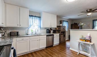 1408 Coleman Mountain Rd, Appomattox, VA 24522