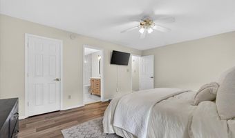 1428 Cedar Bluff Dr, Ballwin, MO 63021