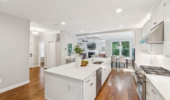 2354 N QUEBEC St, Arlington, VA 22207