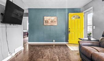 233 W 5th St, Adrian, MO 64720