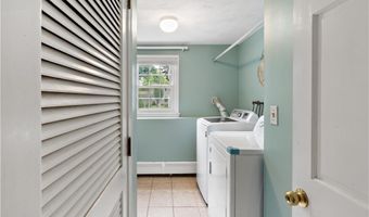 28 Eveready Ave, Bristol, RI 02809