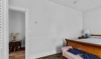 8 Franklin St 3, Newport, RI 02840