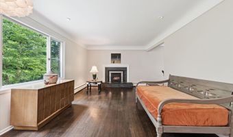 2422 Essex, Ann Arbor, MI 48104