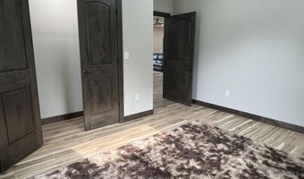 121 N 9th St, Albia, IA 52531