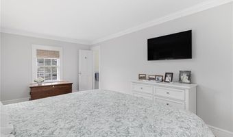 67 Harrison Ave, Newport, RI 02840