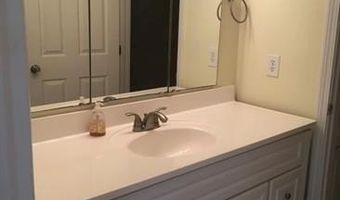 1261 Island Dr 102, Ann Arbor, MI 48105