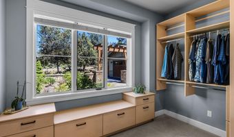 61525 Meeks Trl, Bend, OR 97702