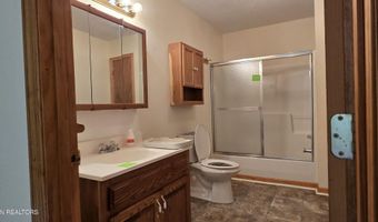 324 Circle R Dr, Benton, TN 37307