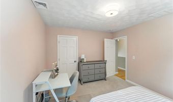 3 Sandy Ln, Bristol, RI 02809
