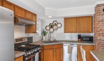 915 N 9th St, Atchison, KS 66002